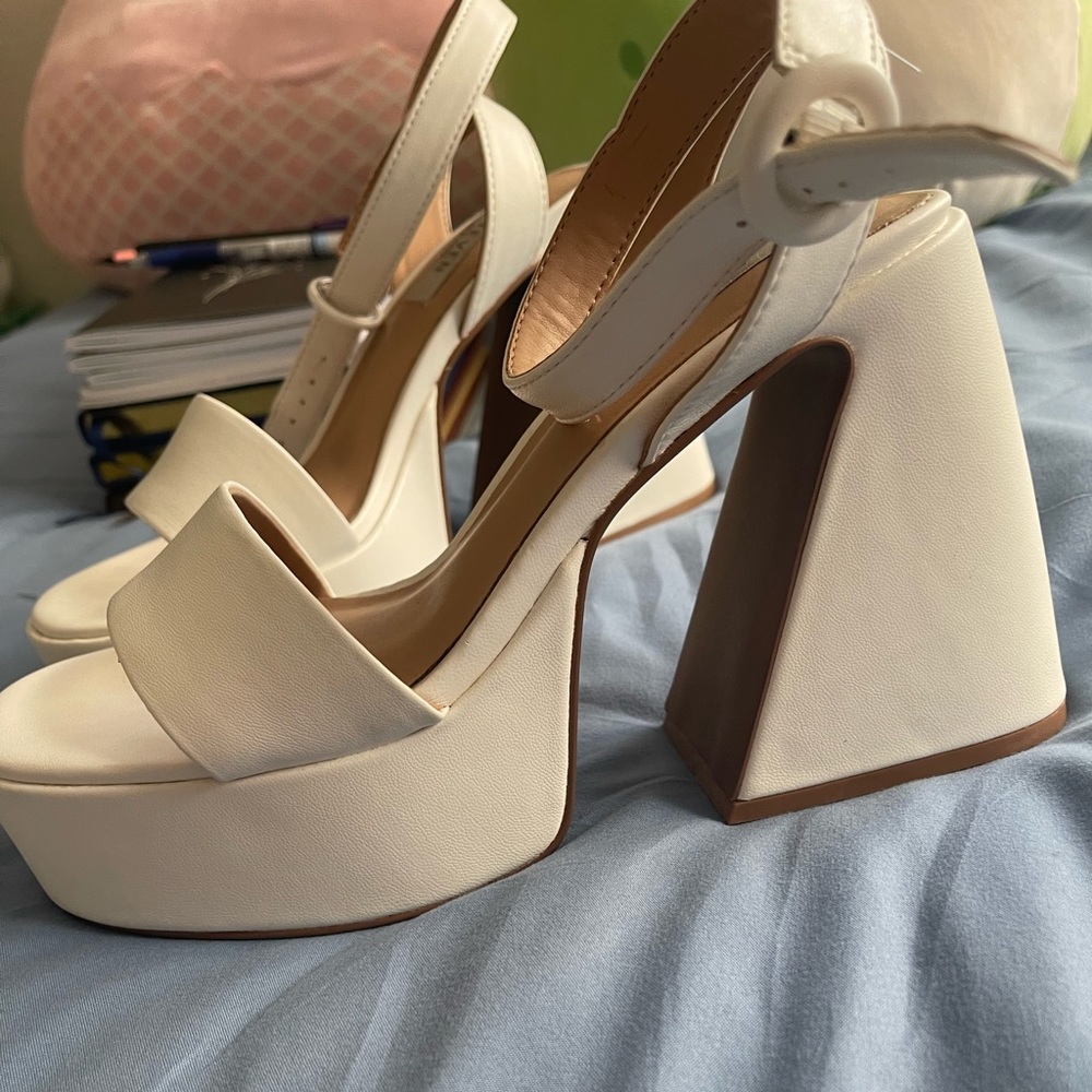 gently used Steven heels